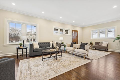 Tiny photo for 9900 S Seeley Avenue, Chicago, IL 60643 (MLS # 12550603)