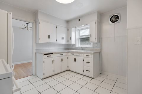 Tiny photo for 9338 S Ridgeway Avenue, Evergreen Park, IL 60805 (MLS # 12441551)