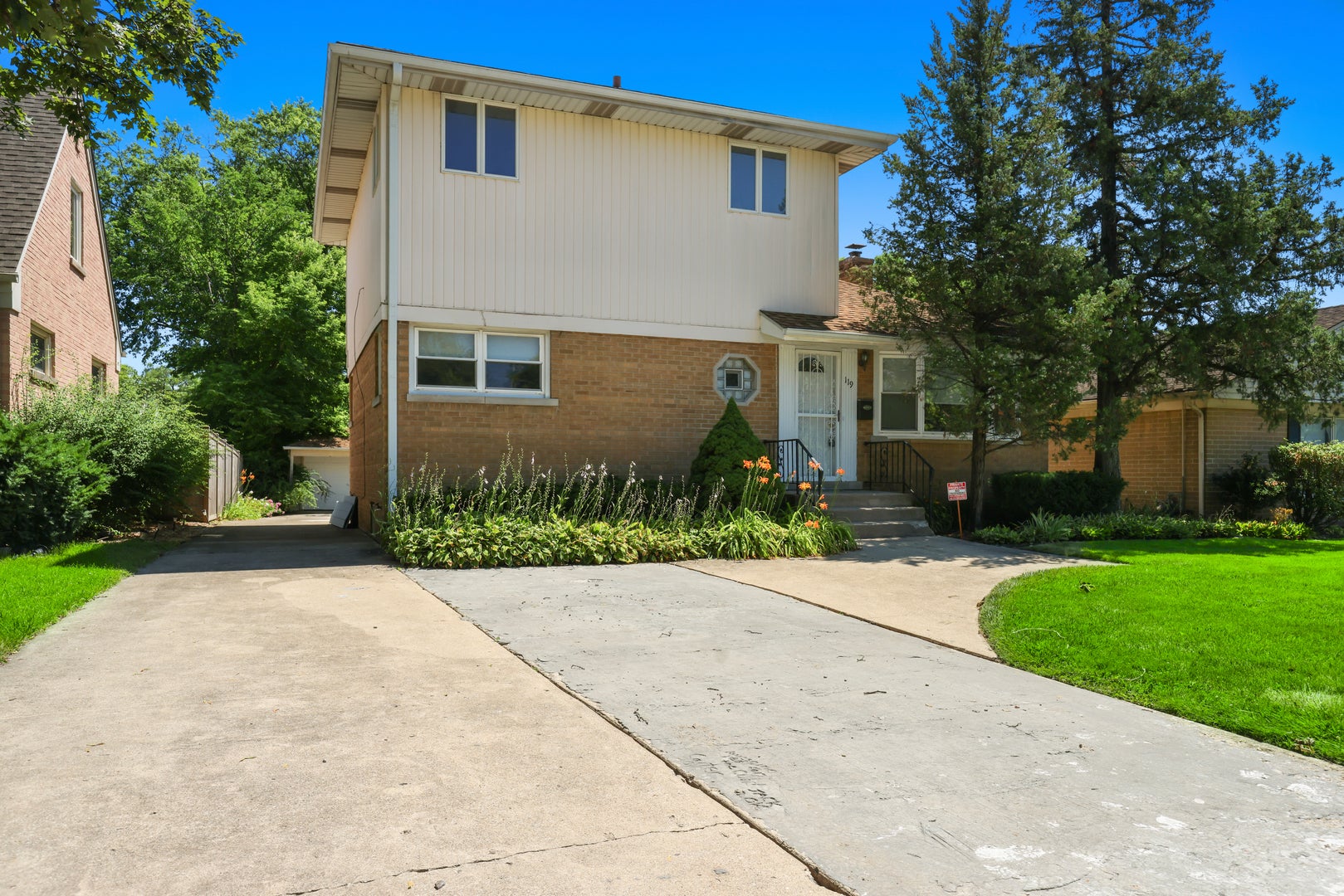 119 ELM Street