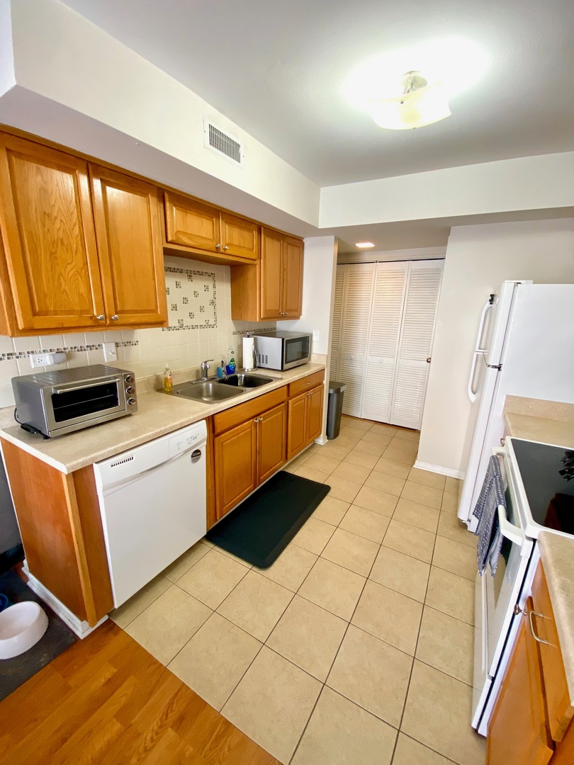 2346 Old Kings Court 2346
