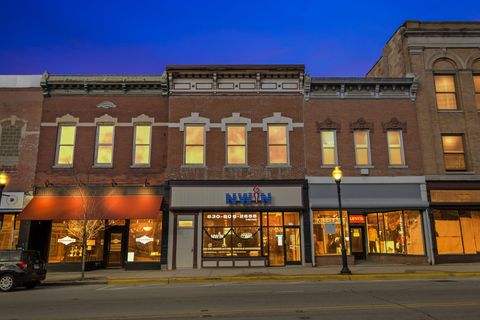 Photo of 26 N BROADWAY, Aurora, IL 60505 (MLS # 12591892)