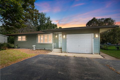 Photo of 4712 Gregory Street, McHenry, IL 60051 (MLS # 12481702)