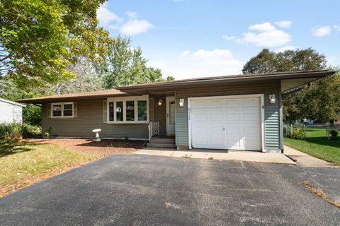 Photo of 4712 Gregory Street, McHenry, IL 60051 (MLS # 12481702)