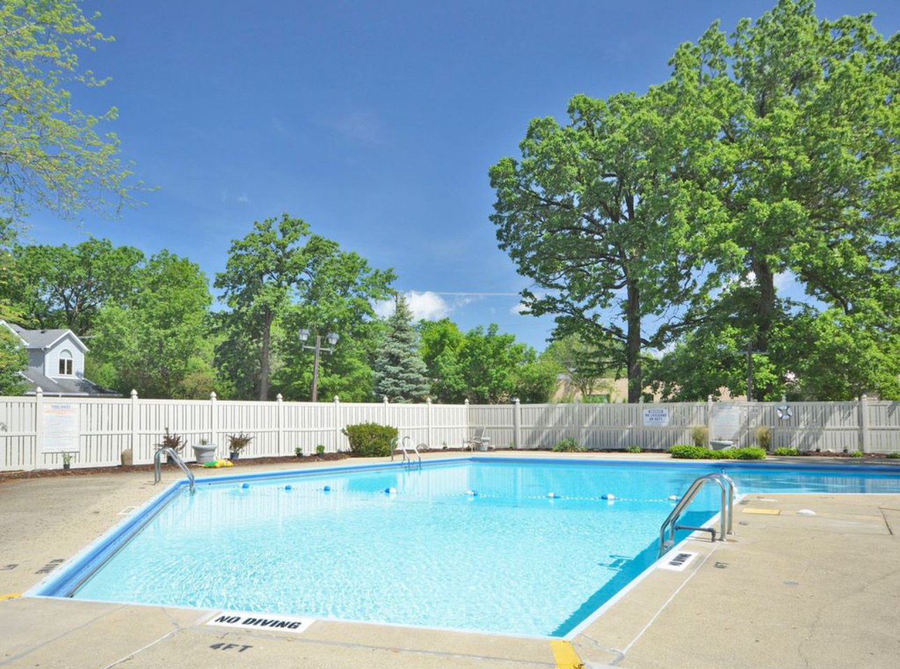 190 S Wood Dale Road 611