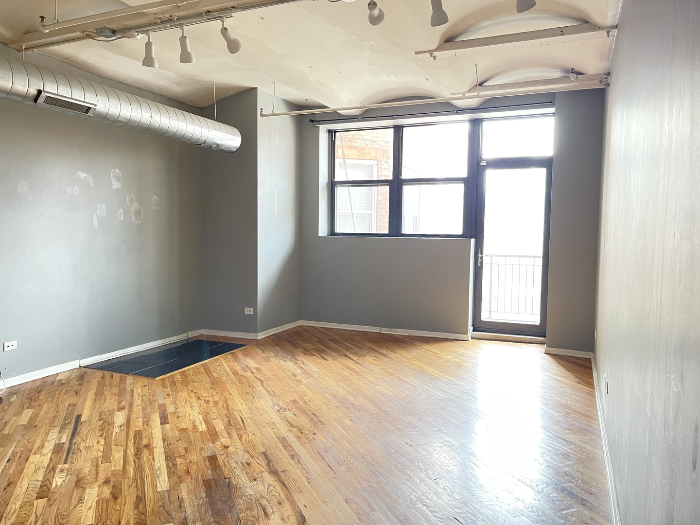 500 S Clinton Street 640