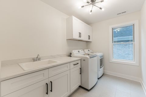 Tiny photo for 508 W Alma Street, Elmhurst, IL 60126 (MLS # 12388331)