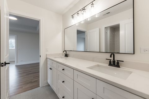 Tiny photo for 508 W Alma Street, Elmhurst, IL 60126 (MLS # 12388331)