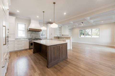 Tiny photo for 508 W Alma Street, Elmhurst, IL 60126 (MLS # 12388331)