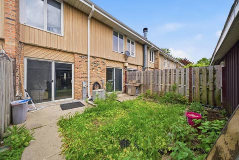 Tiny photo for 20 Ottawa Court, Justice, IL 60458 (MLS # 12641912)