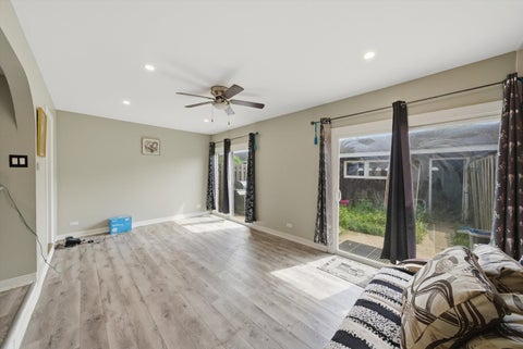 Tiny photo for 20 Ottawa Court, Justice, IL 60458 (MLS # 12641912)