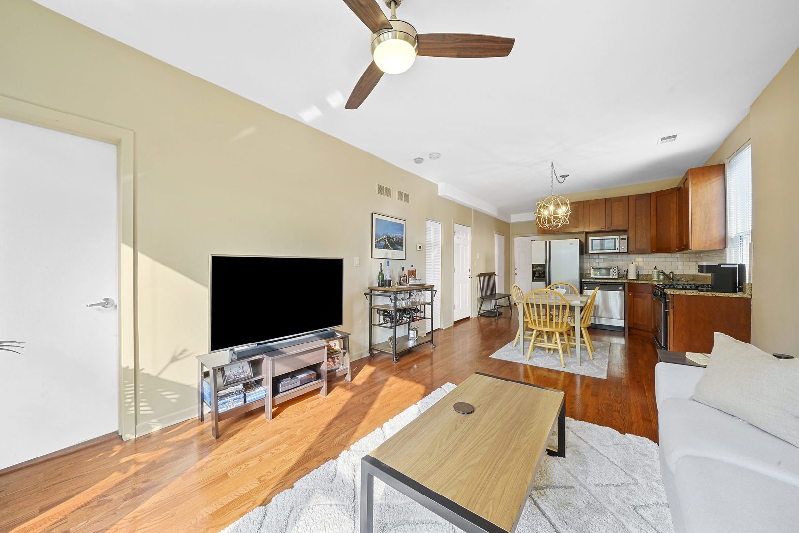 1031 N Paulina Street 3F