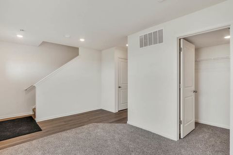 Tiny photo for 436 Lakeshore Court, St. Charles, IL 60174 (MLS # 12487804)