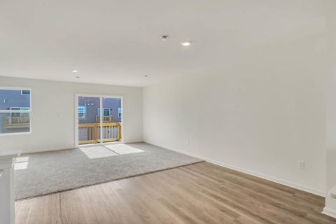 Tiny photo for 436 Lakeshore Court, St. Charles, IL 60174 (MLS # 12487804)