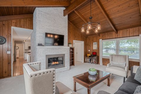 Tiny photo for 702 Maple Lane, Geneva, IL 60134 (MLS # 12626937)