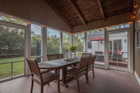 Tiny photo for 702 Maple Lane, Geneva, IL 60134 (MLS # 12626937)