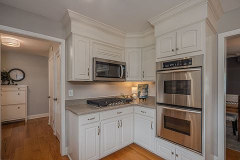 Tiny photo for 702 Maple Lane, Geneva, IL 60134 (MLS # 12626937)