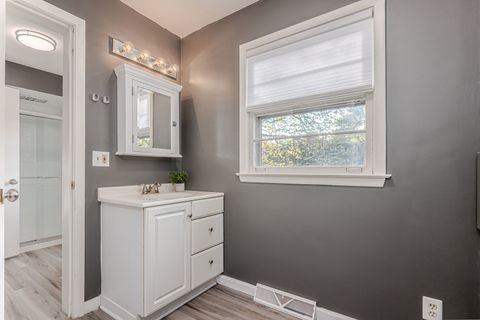 Tiny photo for 702 Maple Lane, Geneva, IL 60134 (MLS # 12626937)