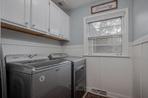 Tiny photo for 702 Maple Lane, Geneva, IL 60134 (MLS # 12626937)
