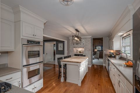Tiny photo for 702 Maple Lane, Geneva, IL 60134 (MLS # 12626937)