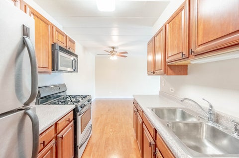 Tiny photo for 1000 S Lorraine Road #411, Wheaton, IL 60189 (MLS # 12757670)