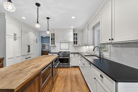 Tiny photo for 38 Forest Hills Road, Lake Bluff, IL 60044 (MLS # 12664058)
