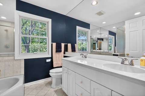 Tiny photo for 38 Forest Hills Road, Lake Bluff, IL 60044 (MLS # 12664058)