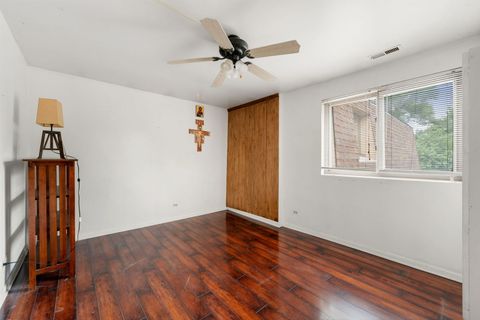 Tiny photo for 1520 S Fairfield Avenue #32C, Lombard, IL 60148 (MLS # 12487493)