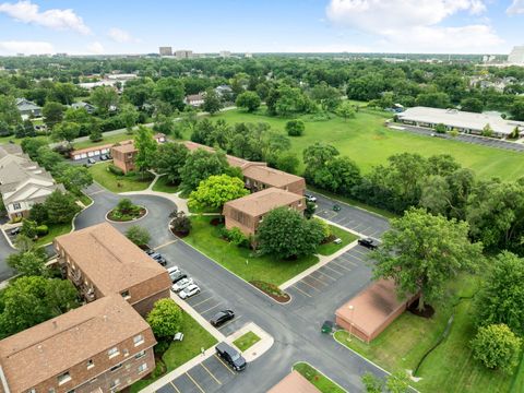 Tiny photo for 1520 S Fairfield Avenue #32C, Lombard, IL 60148 (MLS # 12487493)