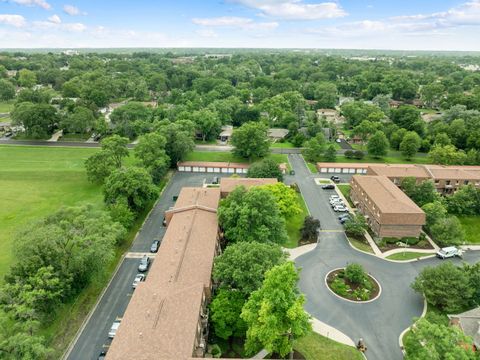 Tiny photo for 1520 S Fairfield Avenue #32C, Lombard, IL 60148 (MLS # 12487493)