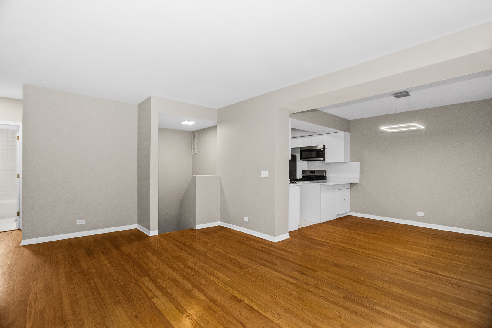 4523 S Drexel Boulevard 1E