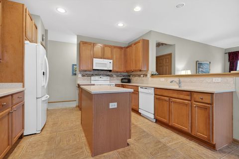 Tiny photo for 507 Homeview Drive, Oswego, IL 60543 (MLS # 12601127)