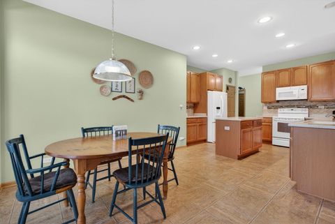 Tiny photo for 507 Homeview Drive, Oswego, IL 60543 (MLS # 12601127)