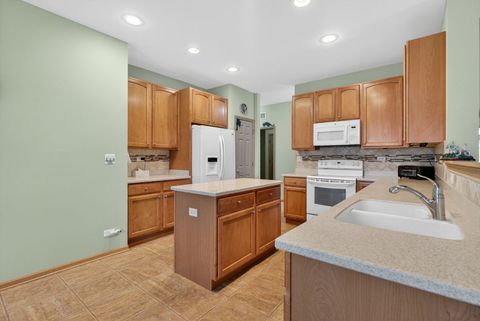 Tiny photo for 507 Homeview Drive, Oswego, IL 60543 (MLS # 12601127)