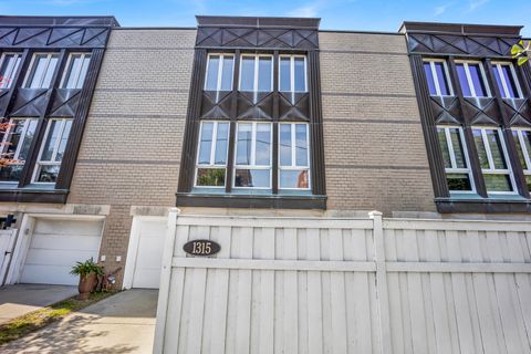 1315 W Webster Avenue Chicago IL 60614