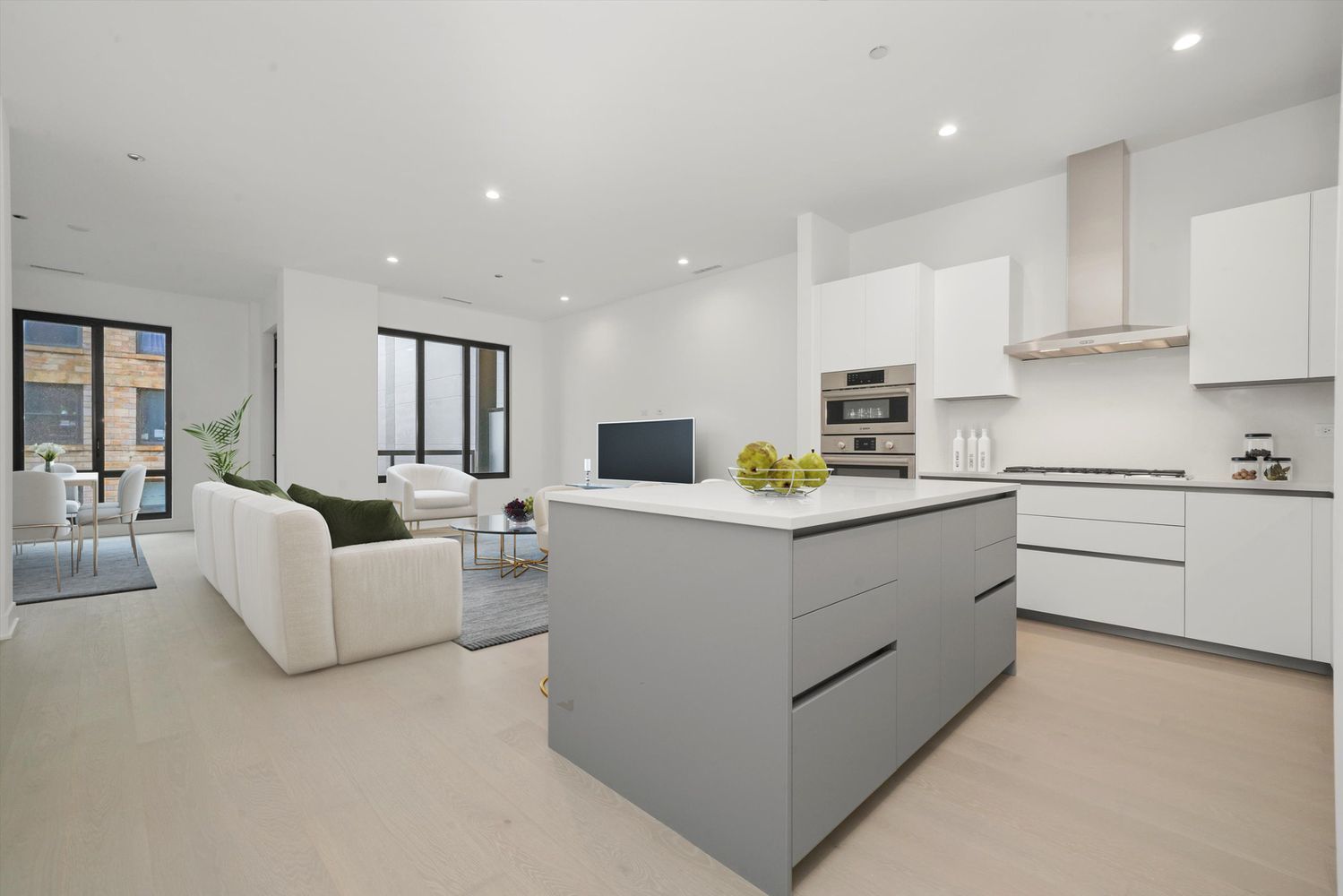 323 S Racine Avenue 3C