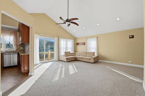 Tiny photo for 304 University Lane #A, Elk Grove Village, IL 60007 (MLS # 12672106)