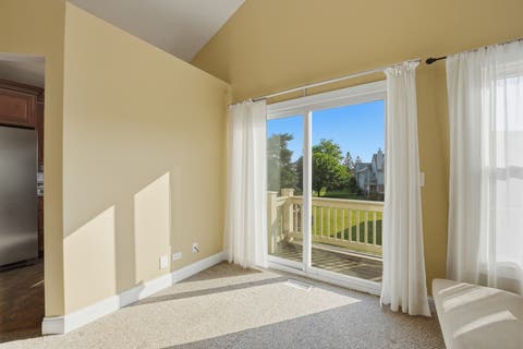 Tiny photo for 304 University Lane #A, Elk Grove Village, IL 60007 (MLS # 12672106)