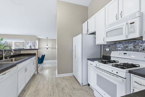 Tiny photo for 2460 Golf Ridge Circle #2460, Naperville, IL 60563 (MLS # 12516694)