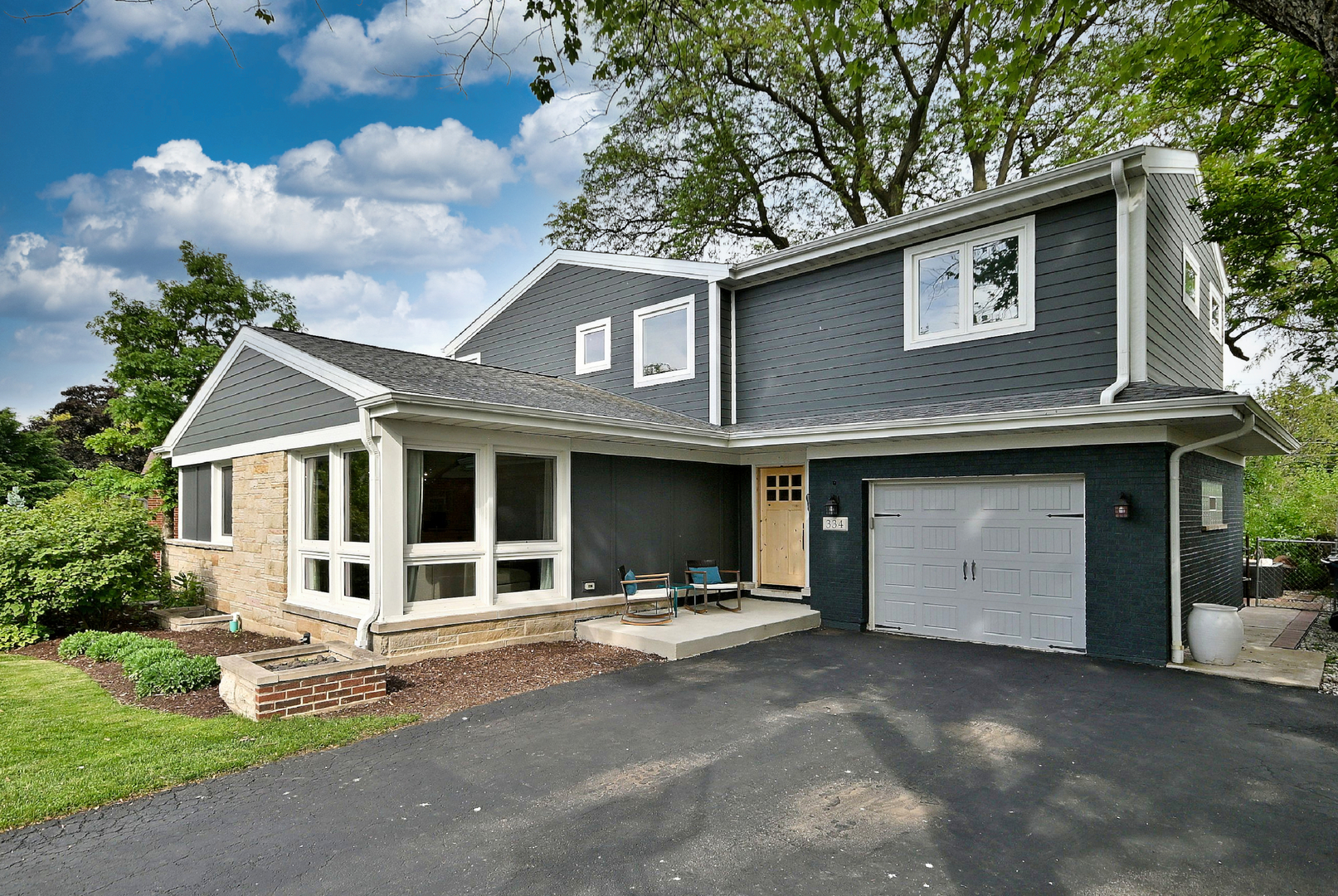 334 E Huntington Lane