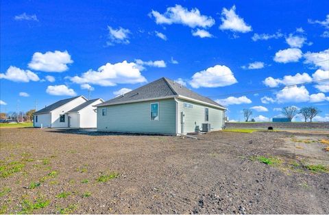 Tiny photo for 210 S Oak Street, El Paso, IL 61738 (MLS # 12512947)