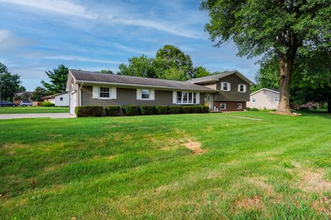 Tiny photo for 408 W Randolph Street, Heyworth, IL 61745 (MLS # 12501260)