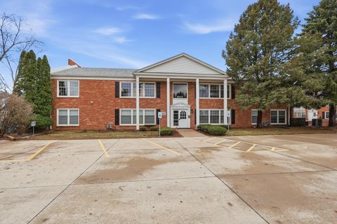 Photo of 3215 E Locust Street #A1-3, Davenport, IA 52803 (MLS # 12615969)