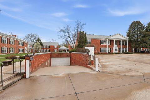 Tiny photo for 3215 E Locust Street #A1-3, Davenport, IA 52803 (MLS # 12615969)