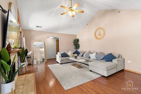 Tiny photo for 17950 Settlers Pond Way #3B, Orland Park, IL 60467 (MLS # 12542447)