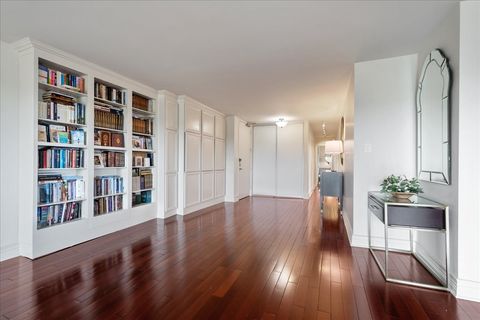 Tiny photo for 6833 N Kedzie Avenue #701, Chicago, IL 60645 (MLS # 12640256)