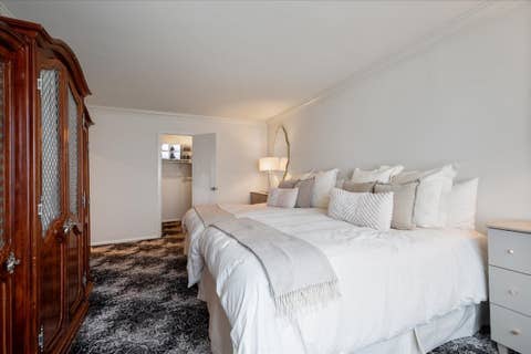 Tiny photo for 6833 N Kedzie Avenue #701, Chicago, IL 60645 (MLS # 12640256)
