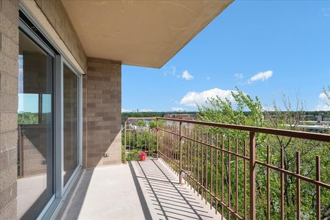 Tiny photo for 6833 N Kedzie Avenue #701, Chicago, IL 60645 (MLS # 12640256)