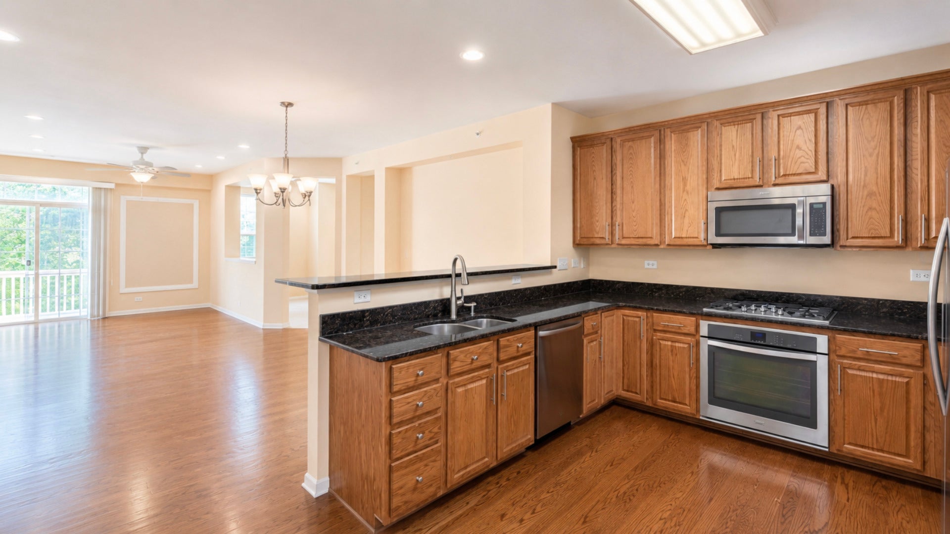 1361 Scarboro Road 404