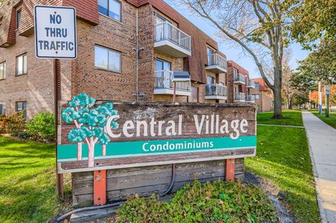 Tiny photo for 707 W Central Road #A6, Mount Prospect, IL 60056 (MLS # 12506215)