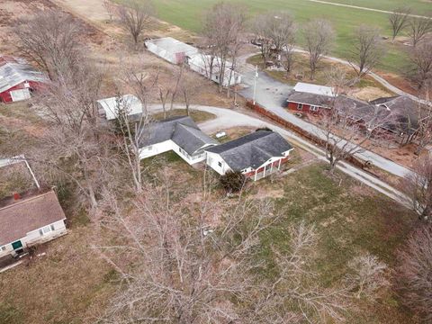 Tiny photo for 15100 Moellers Road, Marion, IL 62959 (MLS # 100000300)